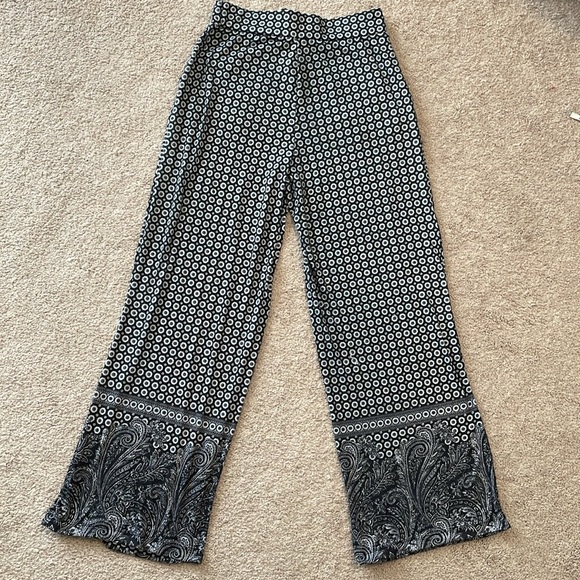 Faded Glory medium stretchy pants - Picture 2 of 9